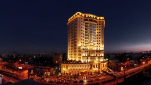 فندق قصر طلائي(القصر الذهبي) أكبر فندق في إيران